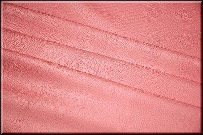 画像1: ■湯のしサービス! 「登録 寿光織」 見事な地模様  ピンク色 色無地■