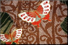 画像4: ■手縫い仕立て付き 見事な手刺繍の蝶々 絞り風柄 豪華 金彩加工 振袖■ (4)