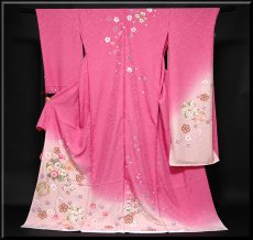 画像1: ■手縫い仕立て付き ロングサイズ 愛らしいピンク色 花輪 桜模様 丹後ちりめん 振袖■ (1)