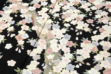 画像5: ■「咲き誇る桜」 日本の絹 丹後ちりめん生地 黒地 地紋 見事な 訪問着■ (5)