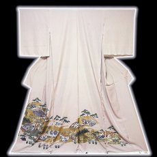 画像1: ■手縫いお仕立て付き 豪華な金彩加工 時代絵巻柄 桜鼠色 色留袖■ (1)