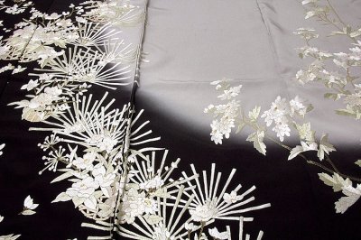 画像1: ■「贅沢の極み-柄全てが刺繍」 粋な染め分け 日本の絹 丹後ちりめん 訪問着■