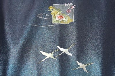 画像3: ■ふんだんに施された大変細かい刺繍 扇面に飛び鶴 正絹 九寸 名古屋帯■