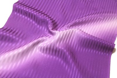 画像2: ■美しいボカシ染め 縞に桜柄 紫色 正絹 長襦袢■