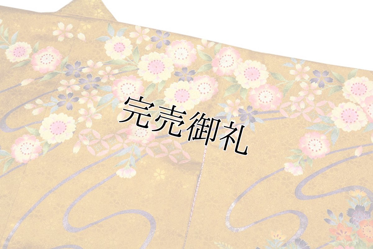 画像7: ■「古典柄」 吉祥文様 草花模様 黄土色 煌びやかな金彩加工 地模様入り 女児七才 四ッ身 七五三 着物■ (7)