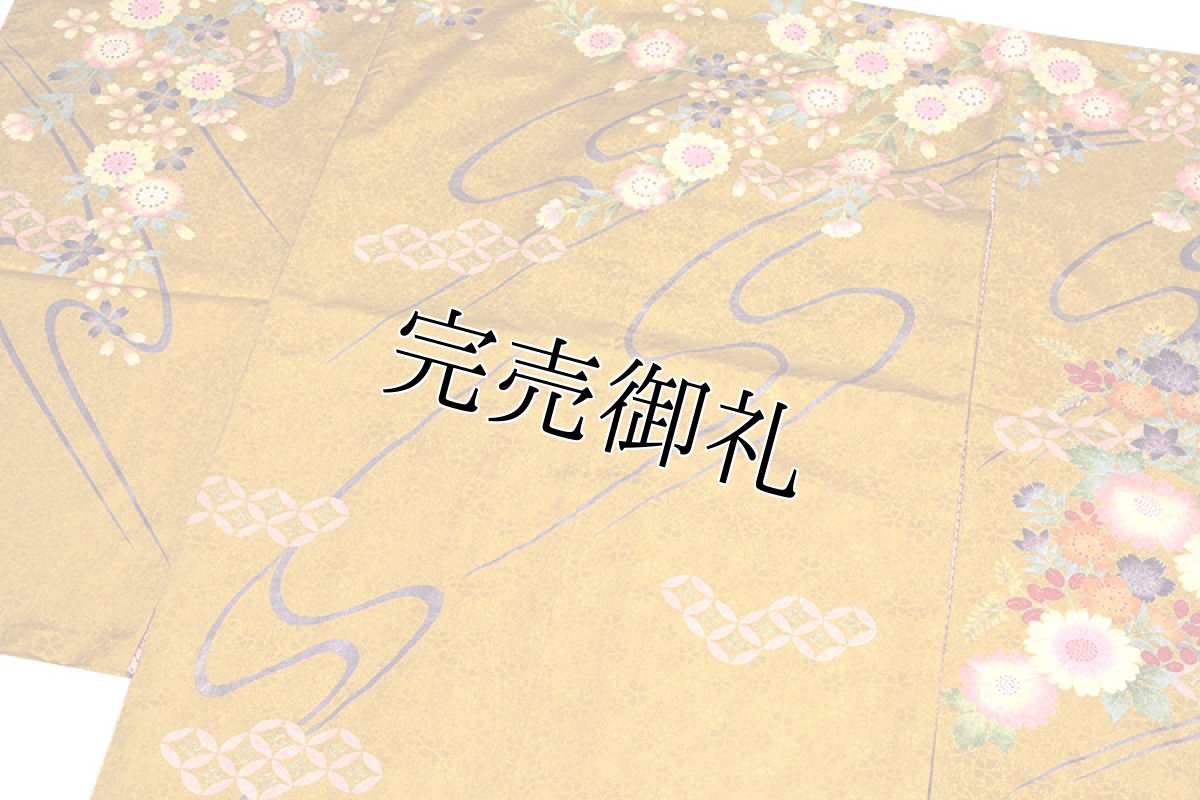 画像2: ■「古典柄」 吉祥文様 草花模様 黄土色 煌びやかな金彩加工 地模様入り 女児七才 四ッ身 七五三 着物■ (2)