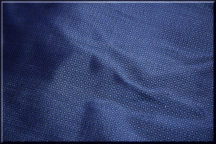 男物 大島紬 亀甲柄 光沢感のある濃紺色 着物羽織 疋物 アンサンブル